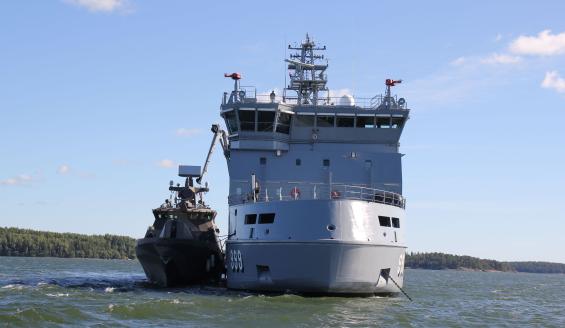 METU-15 ohjusvene lastauksessa AG Louhella. Kuva: Hanne Paalanen-Aalto