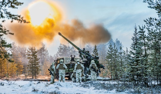 French soldiers and CAESAR howitzer