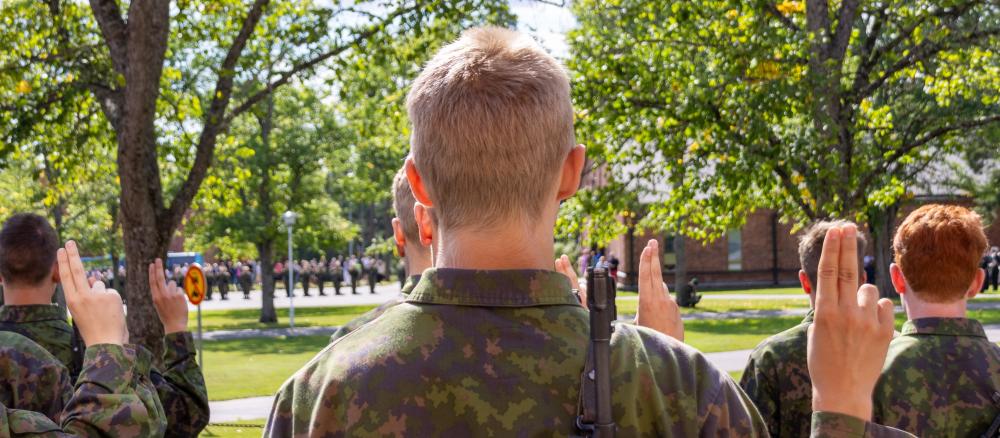 Krigsmannaedgång och -försäkran i Nylands brigad