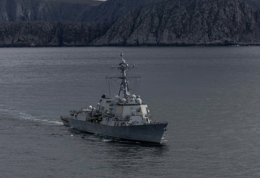 USS Bainbridge.  Kuva: US Navy