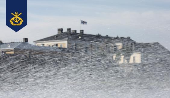 Merisotakoulu on saaressa, Suomenlinnassa. Kuva Puolustusvoimat, Auli Aho.